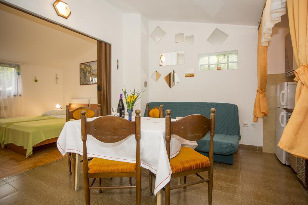 Apartments Pula 1618 Екстер'єр фото