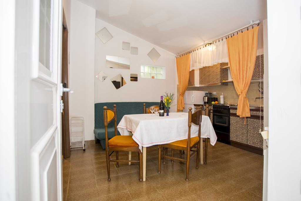 Apartments Pula 1618 Екстер'єр фото