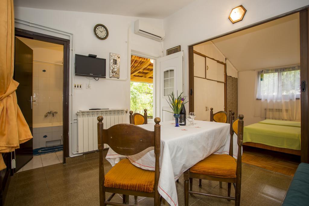 Apartments Pula 1618 Екстер'єр фото
